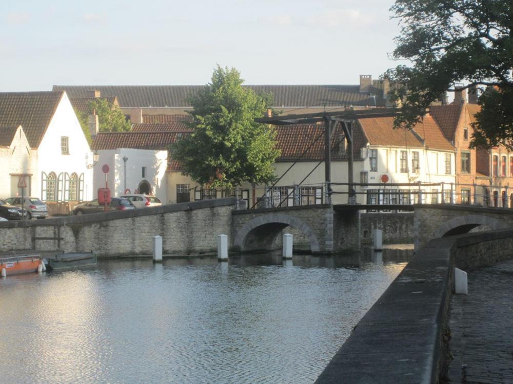 Guesthouse Orchid Brugge Bagian luar foto